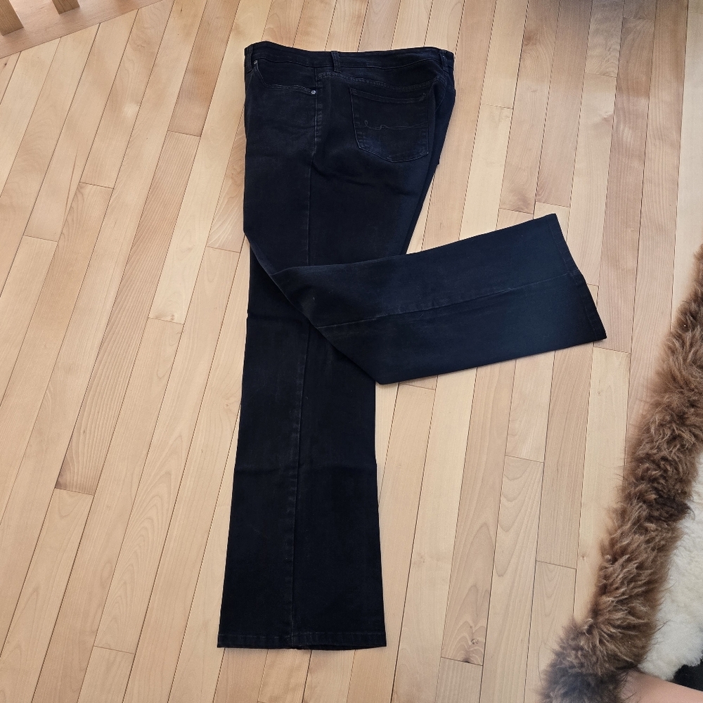 St. John’s Bay Boot Cut Black Jeans – Size 16 – Vintage Like New